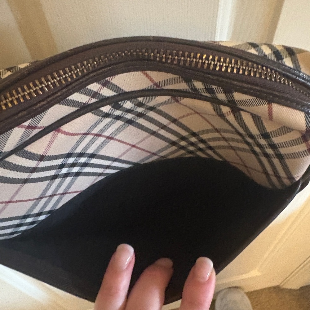 Burberry Bag - Picture 5 of 15